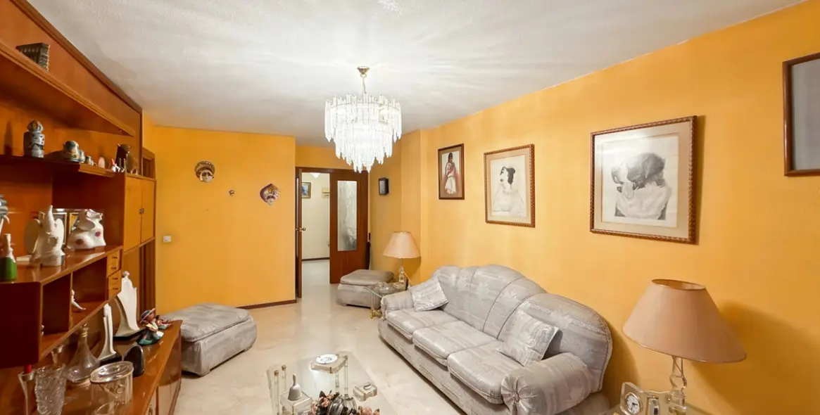 Продажа апартаментов на среднем этаже в Perchel Sur 1