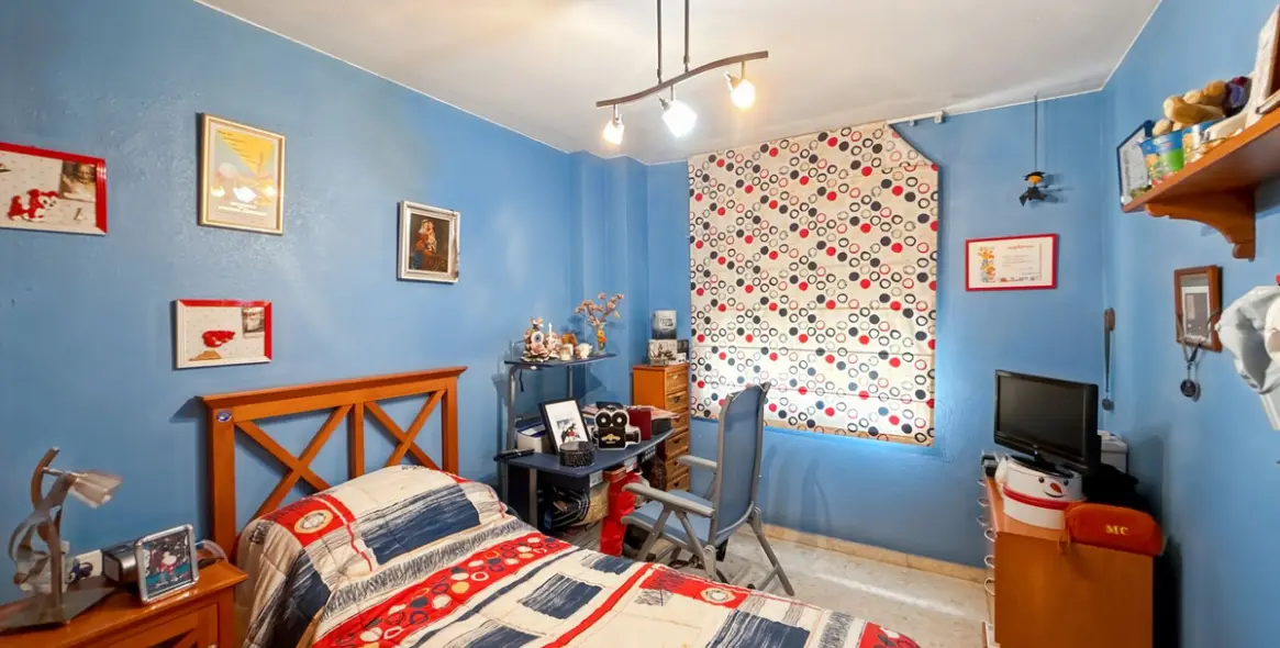 Продажа апартаментов на среднем этаже в Perchel Sur 9