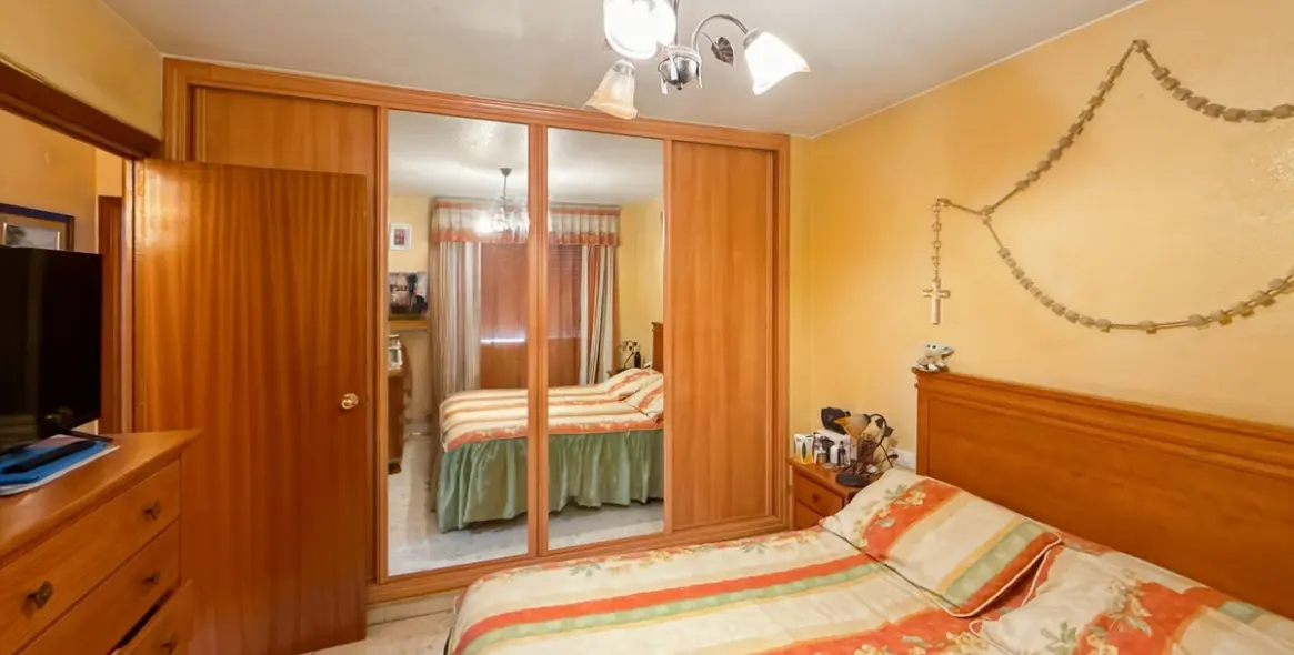 Продажа апартаментов на среднем этаже в Perchel Sur 16