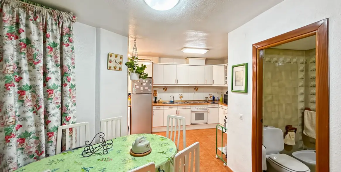 Продажа апартаментов на среднем этаже в Perchel Sur 17