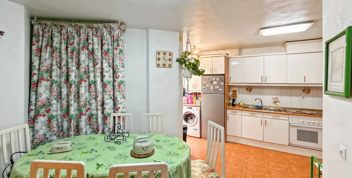 Продажа апартаментов на среднем этаже в Perchel Sur 18