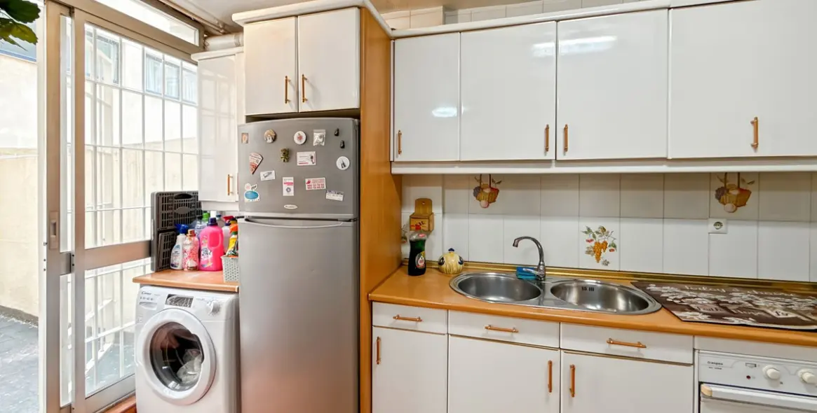 Sale of middle floor apartment in Perchel Sur 24
