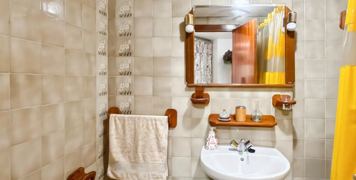 Sale of middle floor apartment in Perchel Sur 34