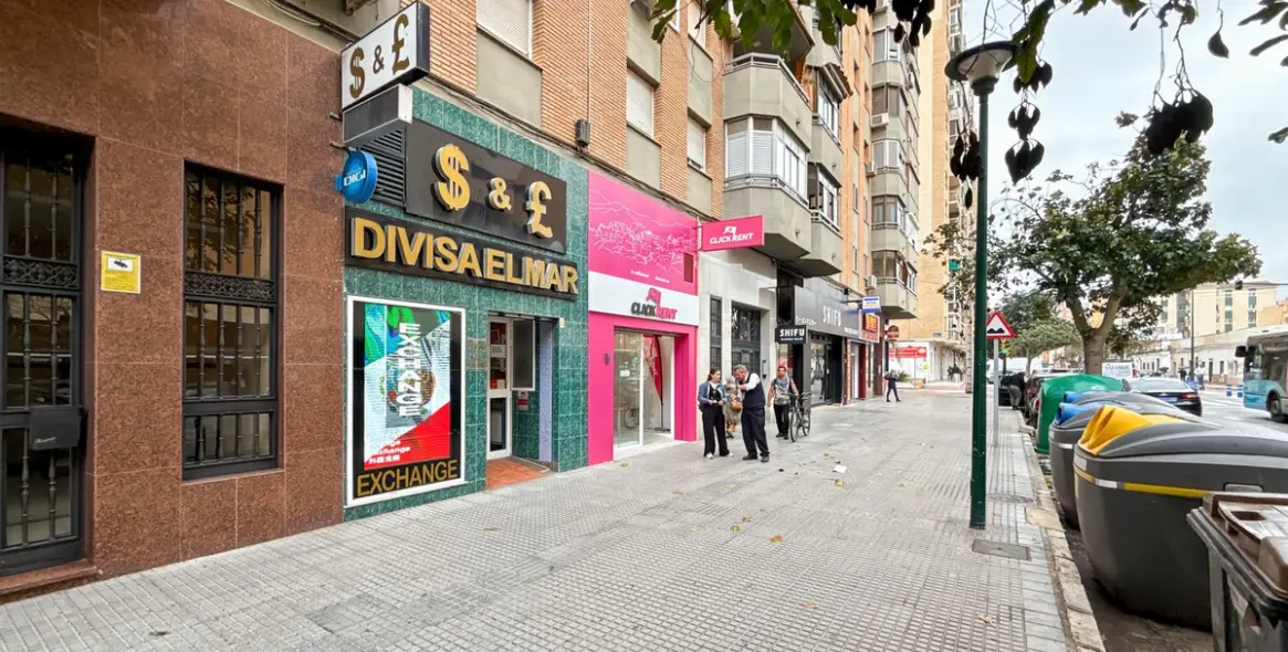Sale of middle floor apartment in Perchel Sur 49