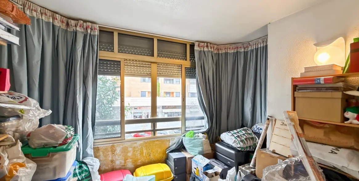 Sale of middle floor apartment in Perchel Sur 54