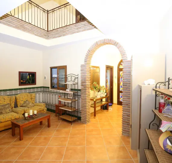 Sale of detached villa in Benamargosa