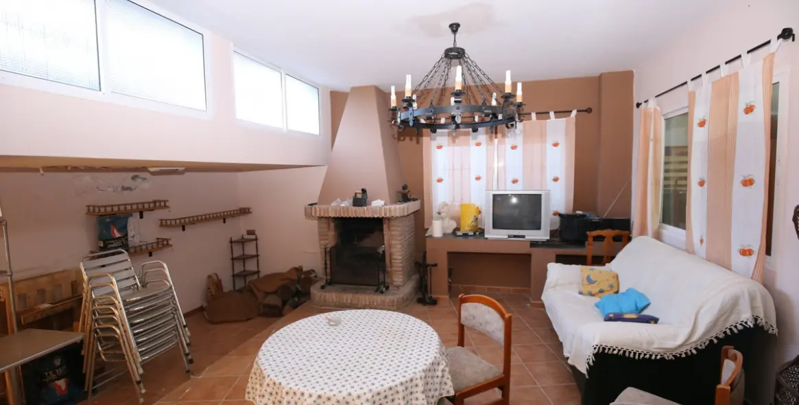 Sale of detached villa in Benamargosa 26