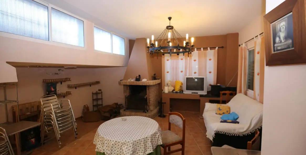 Sale of detached villa in Benamargosa 28