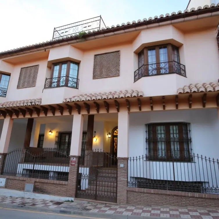 Sale of detached villa in Benamargosa