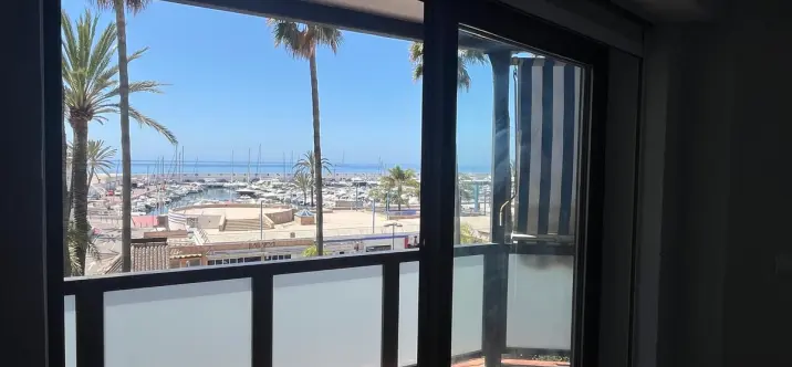 Продажа апартаментов на среднем этаже в Marbella 0