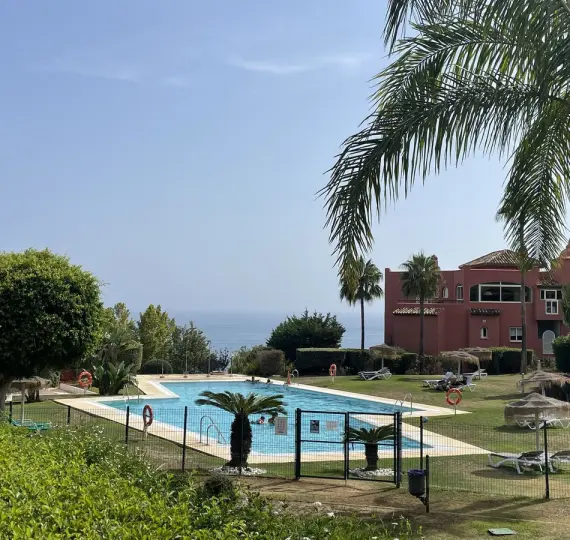 Продажа апартаментов на первом этаже в Benalmadena