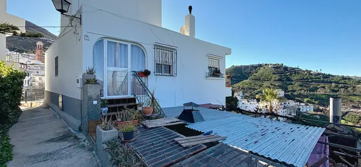 Sale of detached villa in Cómpeta 1