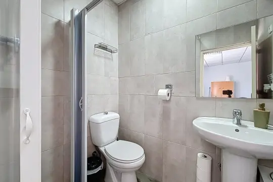Image 9 thumb
