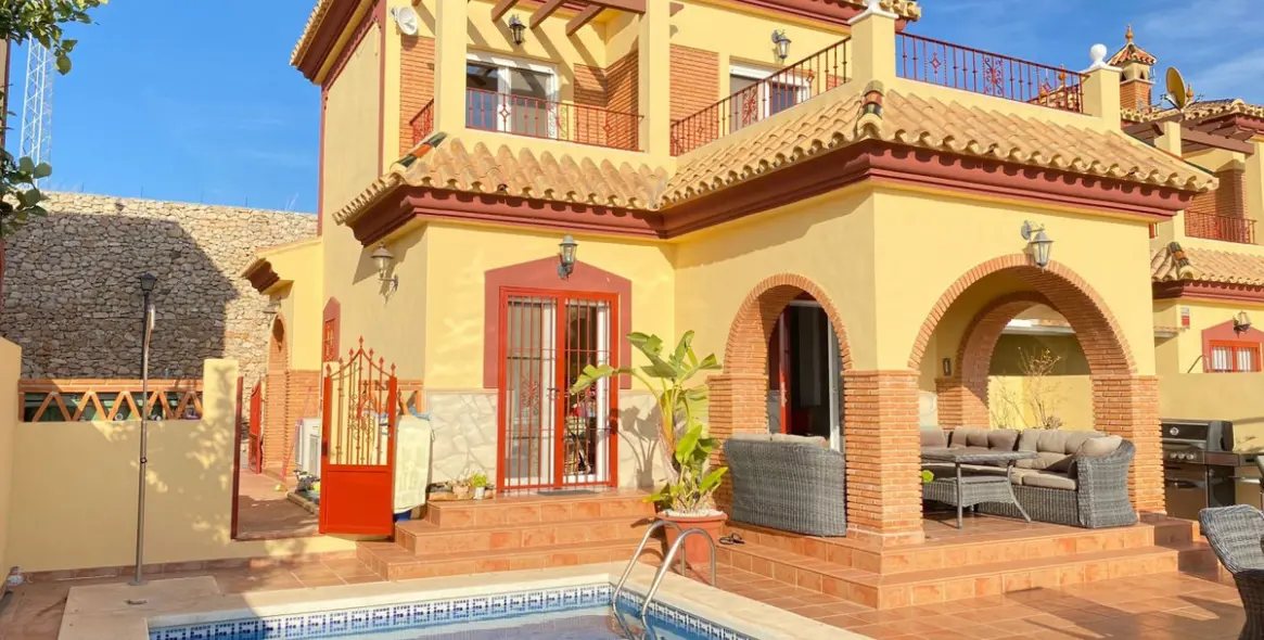 Sale of semi-detached house in Torrox 1