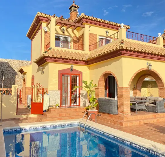 Sale of semi-detached house in Torrox