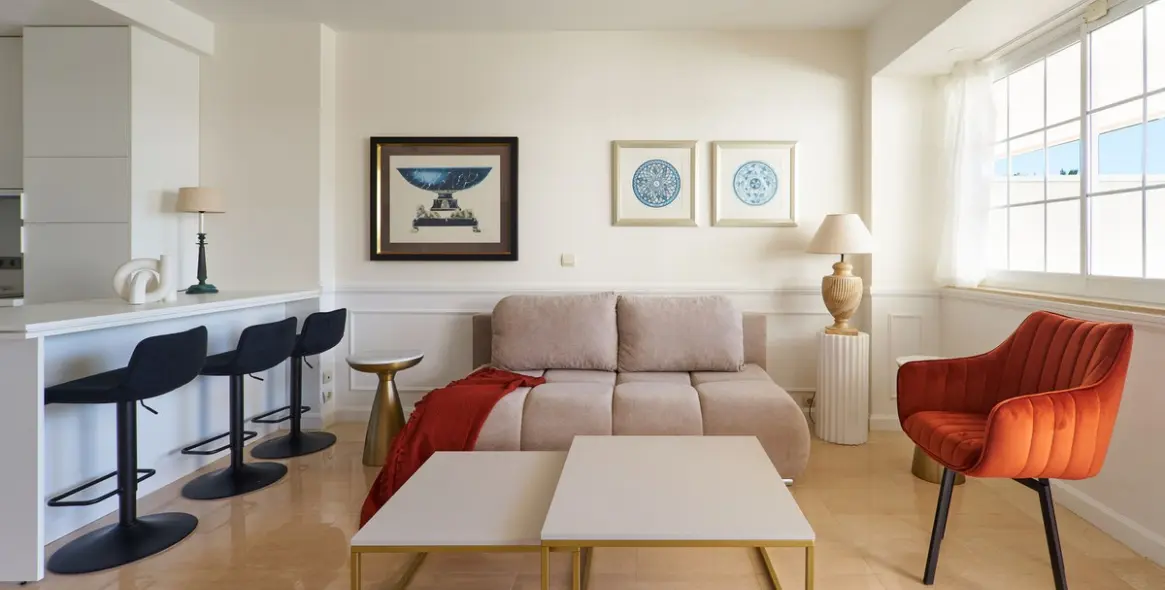 Short-term rent of middle floor apartment in The Golden Mile 4