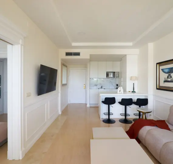 Short-term rent of middle floor apartment in The Golden Mile