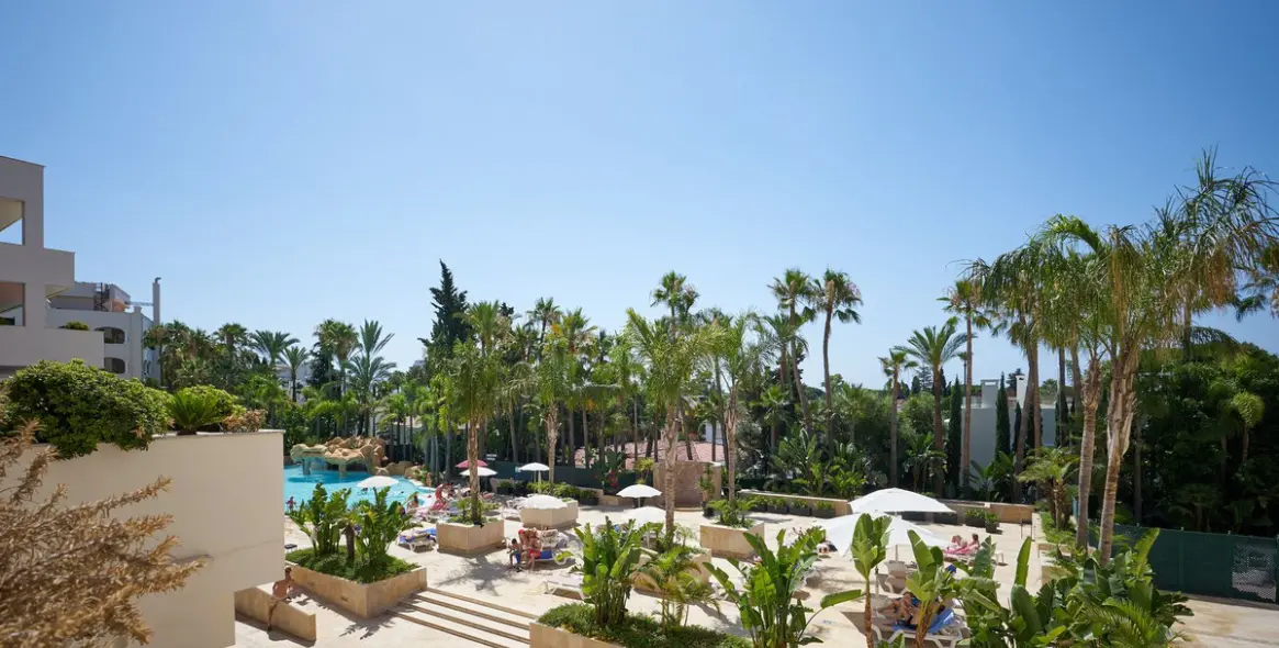 Short-term rent of middle floor apartment in The Golden Mile 17