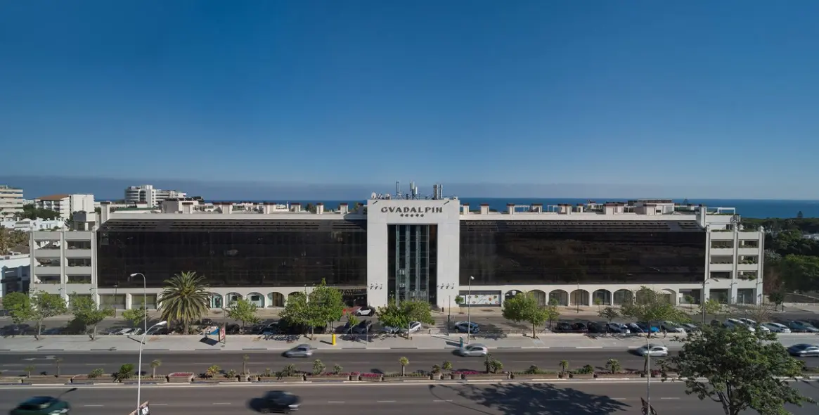 Краткосрочная аренда апартаментов на среднем этаже в The Golden Mile 25