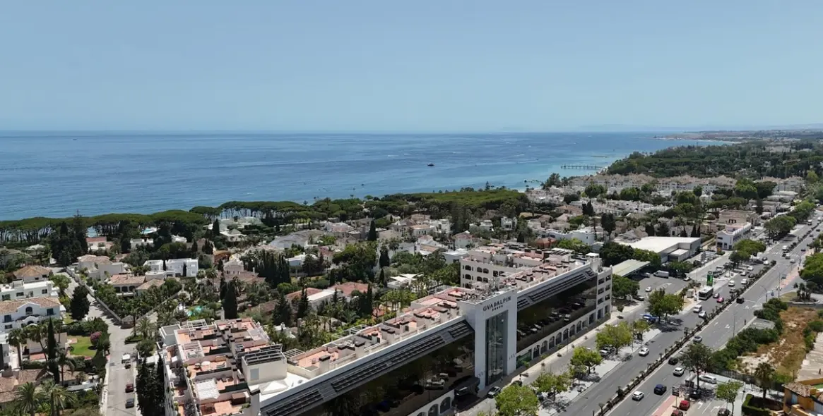 Краткосрочная аренда апартаментов на среднем этаже в The Golden Mile 30