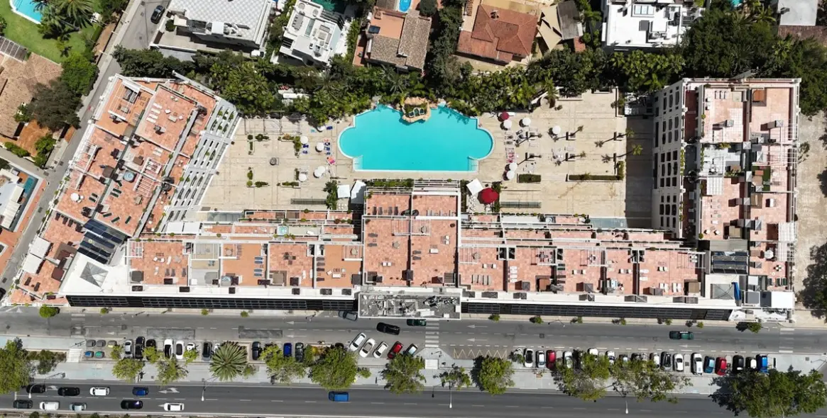 Краткосрочная аренда апартаментов на среднем этаже в The Golden Mile 31