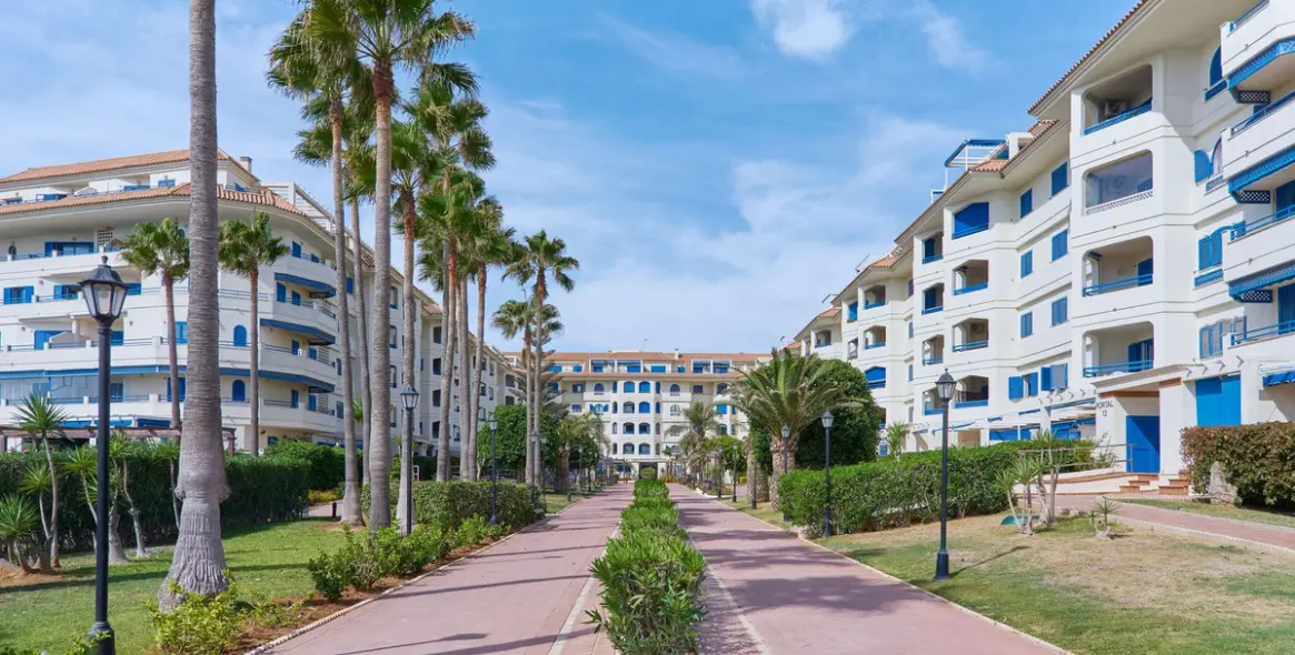 Продажа апартаментов на первом этаже в Manilva (район San Luis de Sabinillas) 4