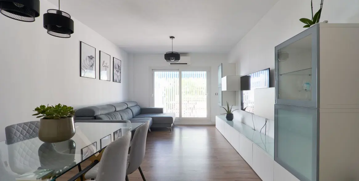 Sale of ground floor apartment in San Luis de Sabinillas 24