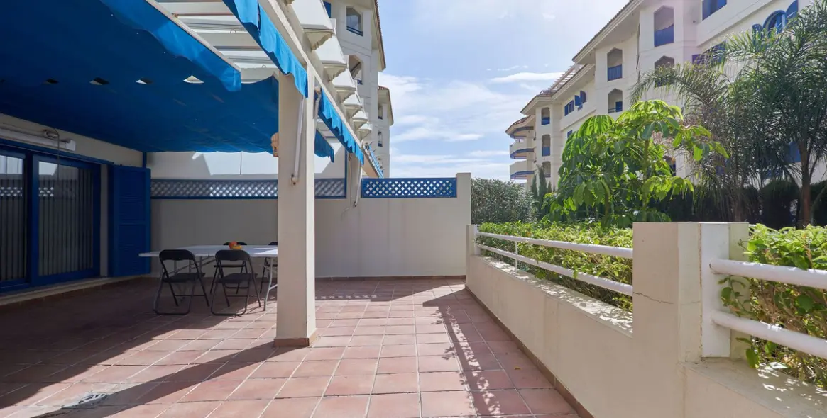 Sale of ground floor apartment in San Luis de Sabinillas 32