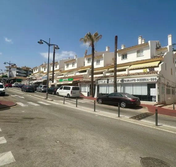 Sale of penthouse in Calahonda