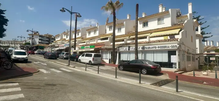 Sale of penthouse in Calahonda 0