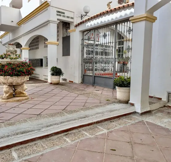 Sale of penthouse in Calahonda