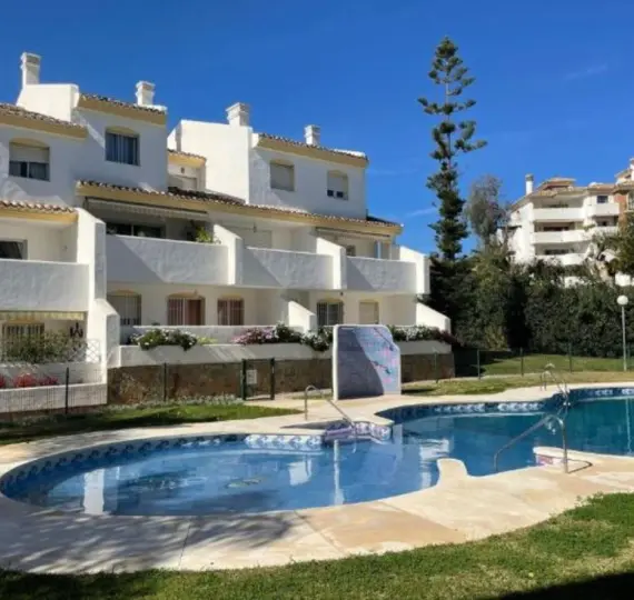 Sale of penthouse in Calahonda