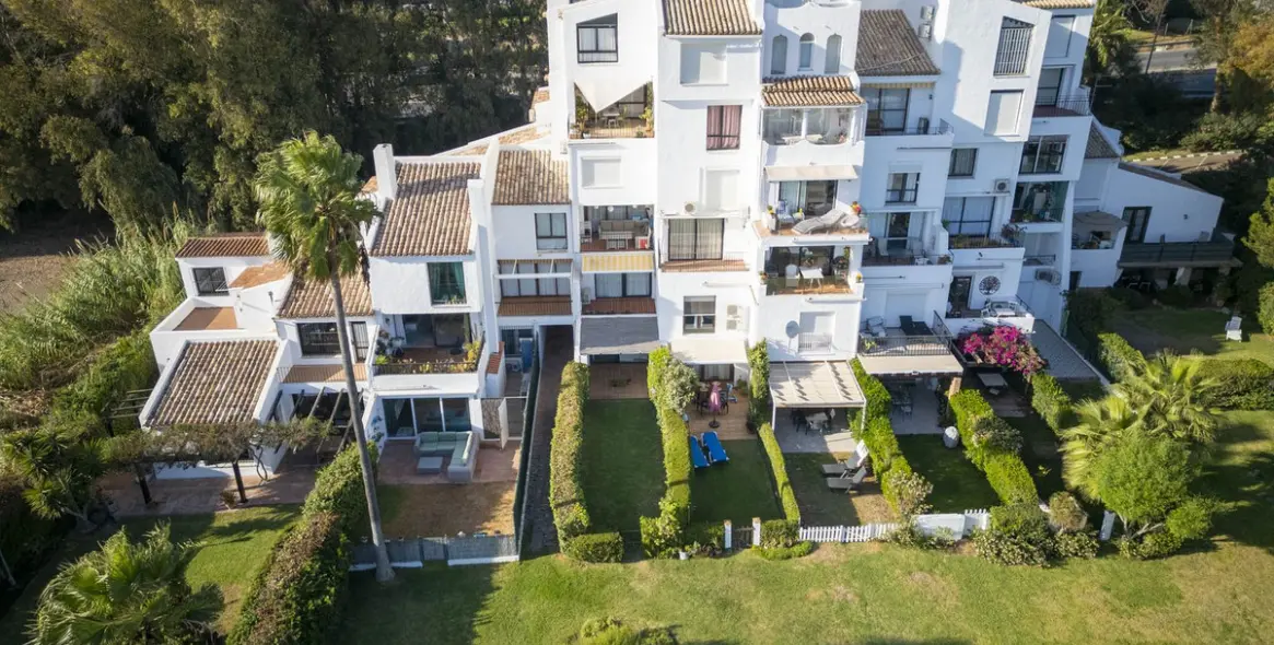 Sale of ground floor apartment in Casares Playa 9