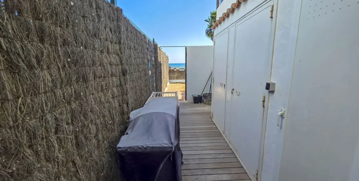 Sale of ground floor apartment in Casares Playa 28