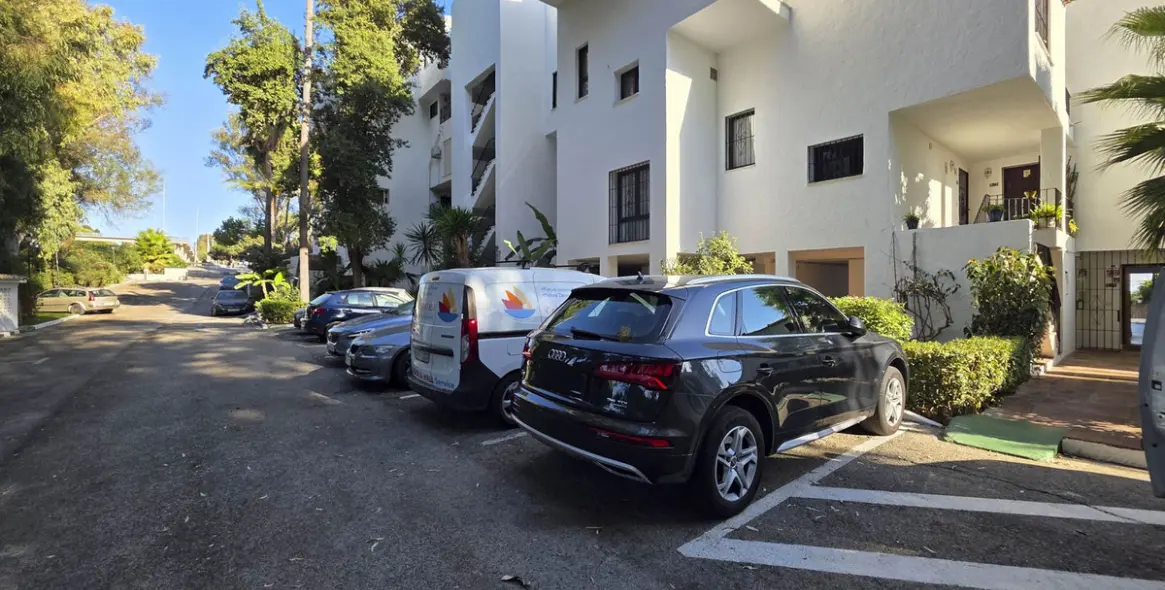 Sale of ground floor apartment in Casares Playa 38