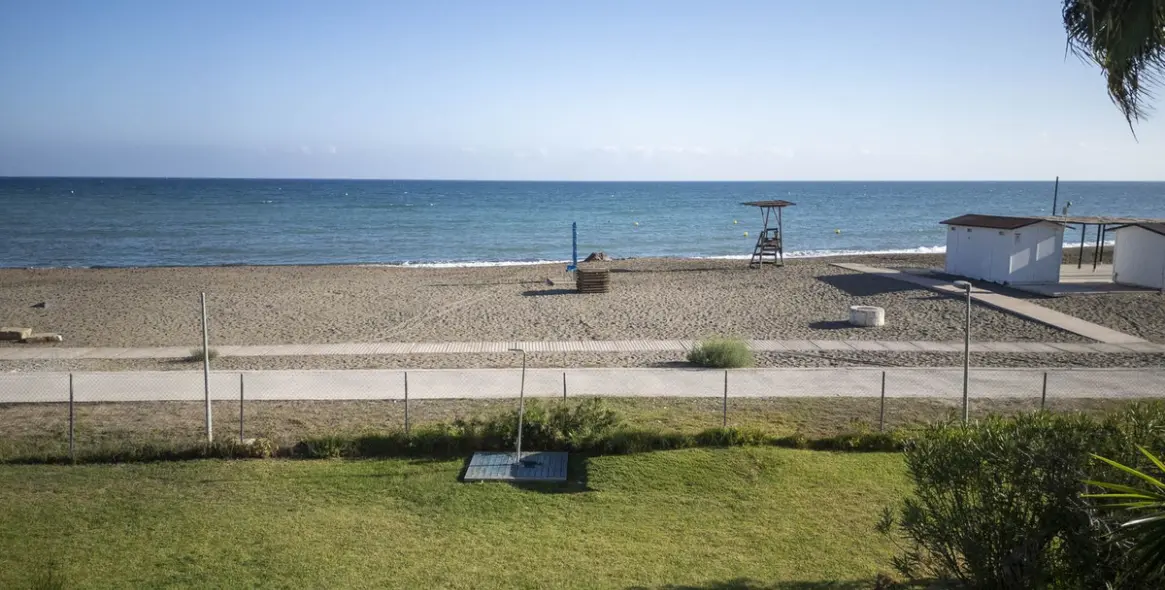 Sale of ground floor apartment in Casares Playa 47