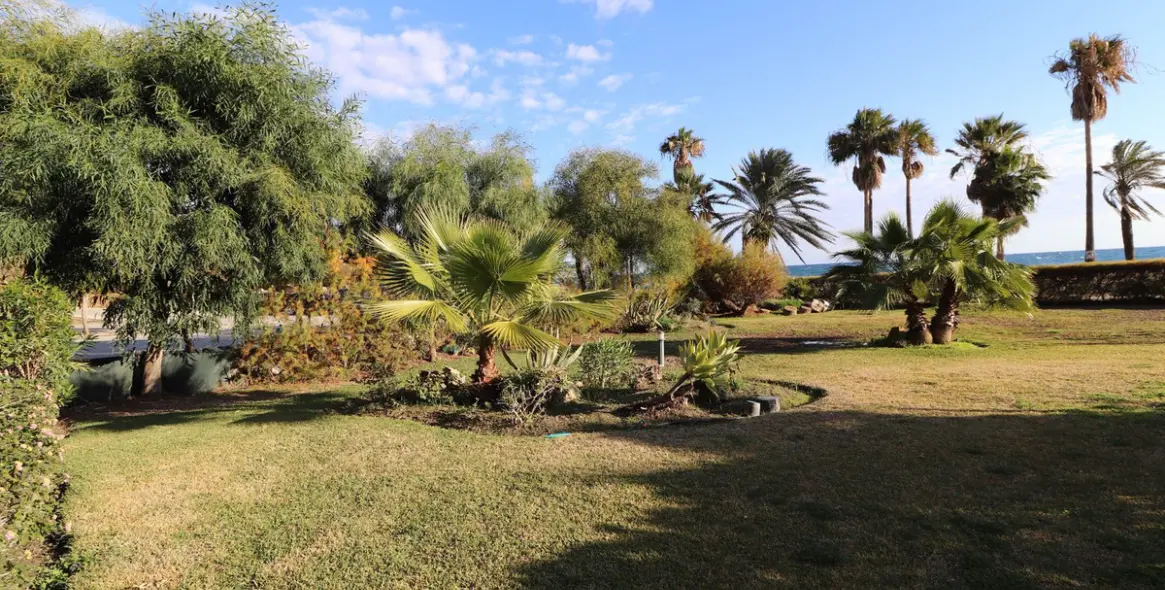 Sale of ground floor apartment in Casares Playa 55