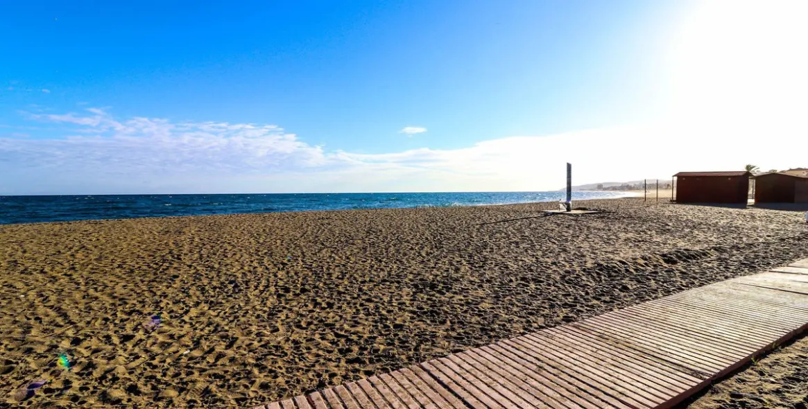 Sale of ground floor apartment in Casares Playa 67