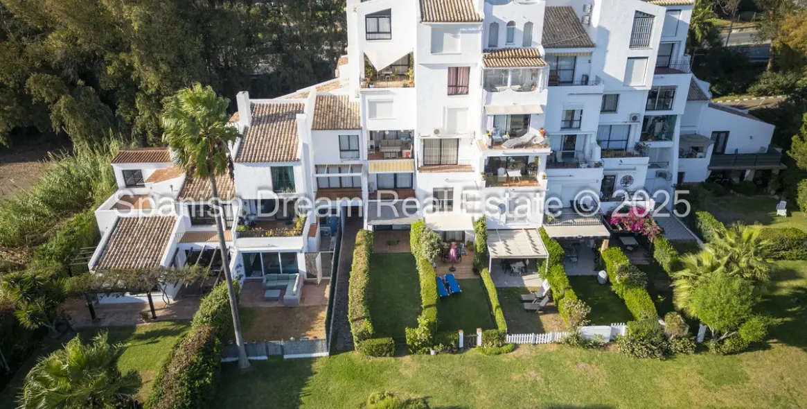 Sale of ground floor apartment in Casares Playa 69