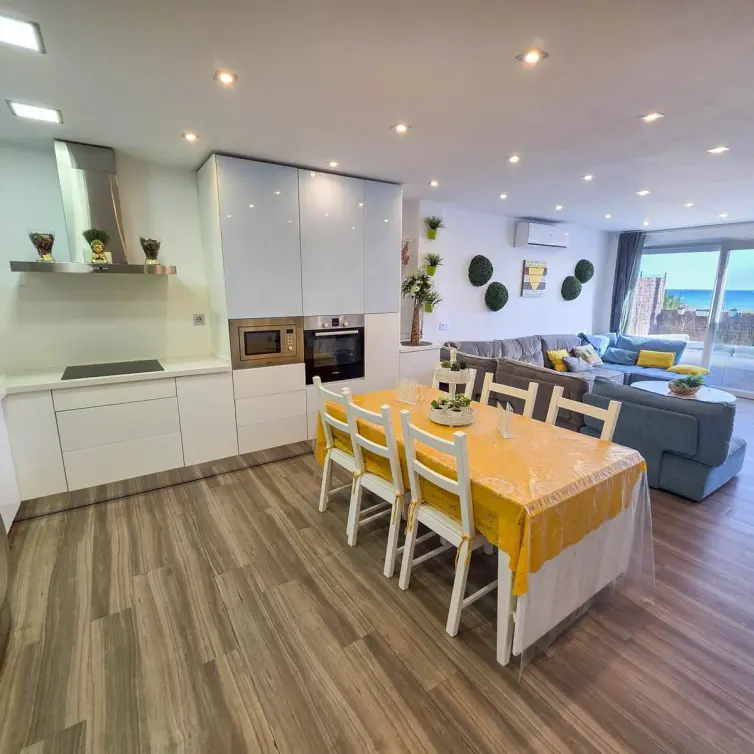 Продажа апартаментов на первом этаже в Casares Playa
