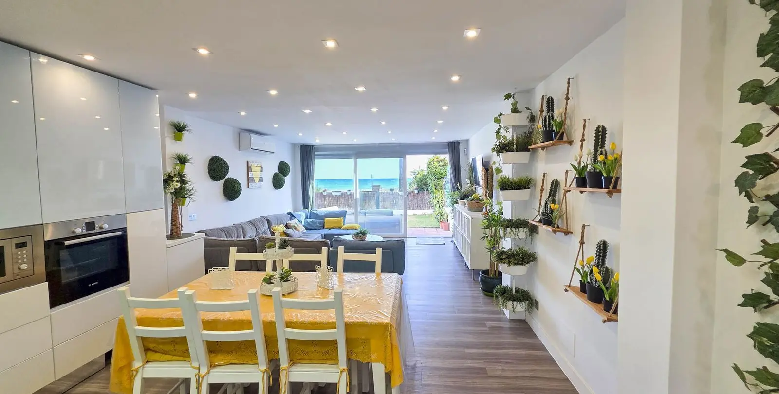 Sale of ground floor apartment in Casares Playa 18