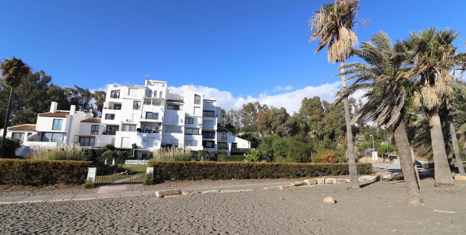 Sale of ground floor apartment in Casares Playa 54