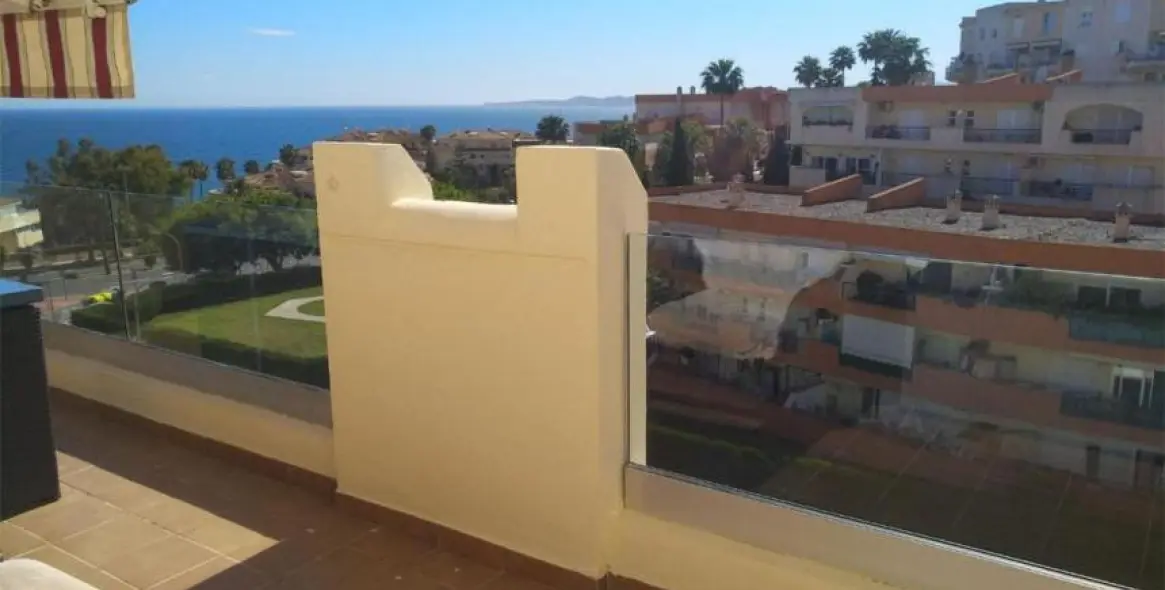 Sale of penthouse in Benalmadena 2