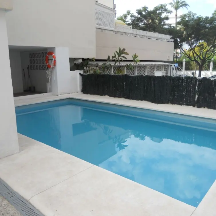 Sale of middle floor apartment in Marbella