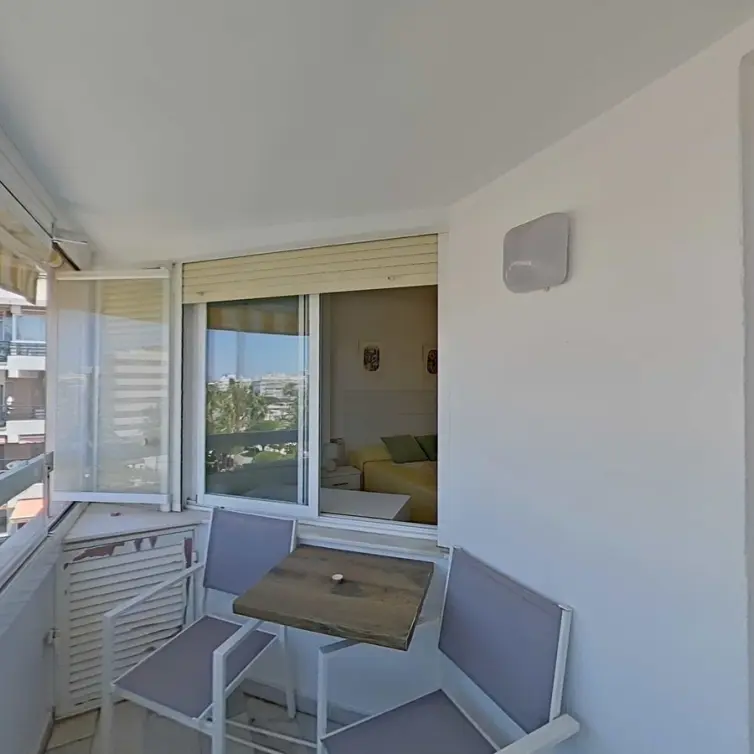 Sale of middle floor apartment in Marbella