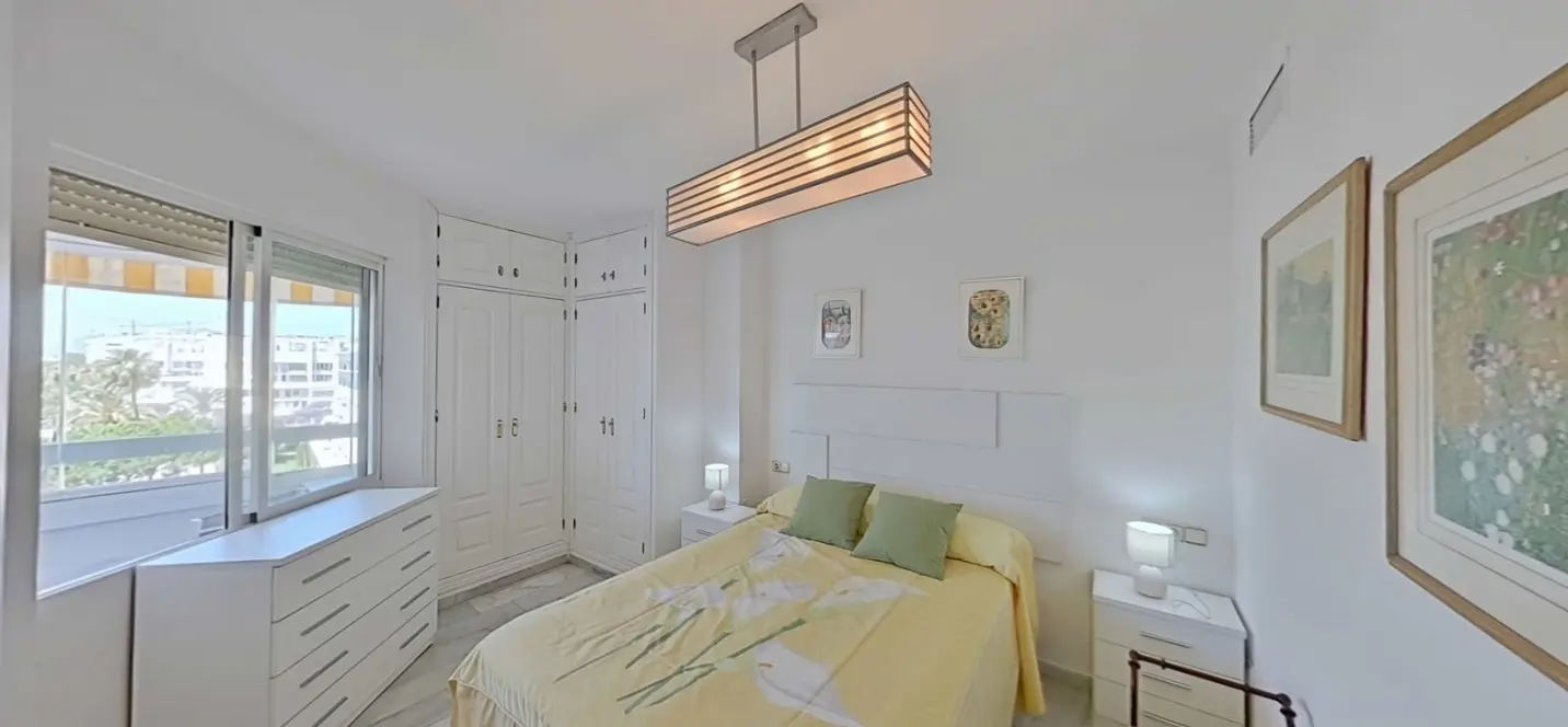 Sale of middle floor apartment in Marbella 3