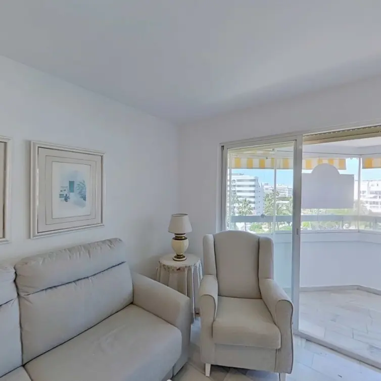 Sale of middle floor apartment in Marbella