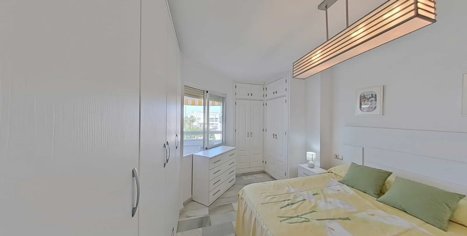 Sale of middle floor apartment in Marbella 11