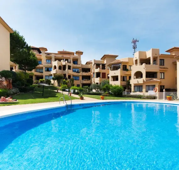 Venta de apartamento en planta media en Benalmadena