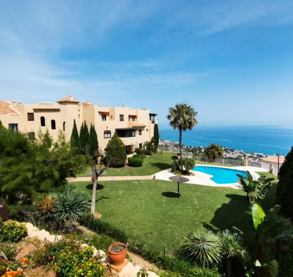 Venta de apartamento en planta media en Benalmadena